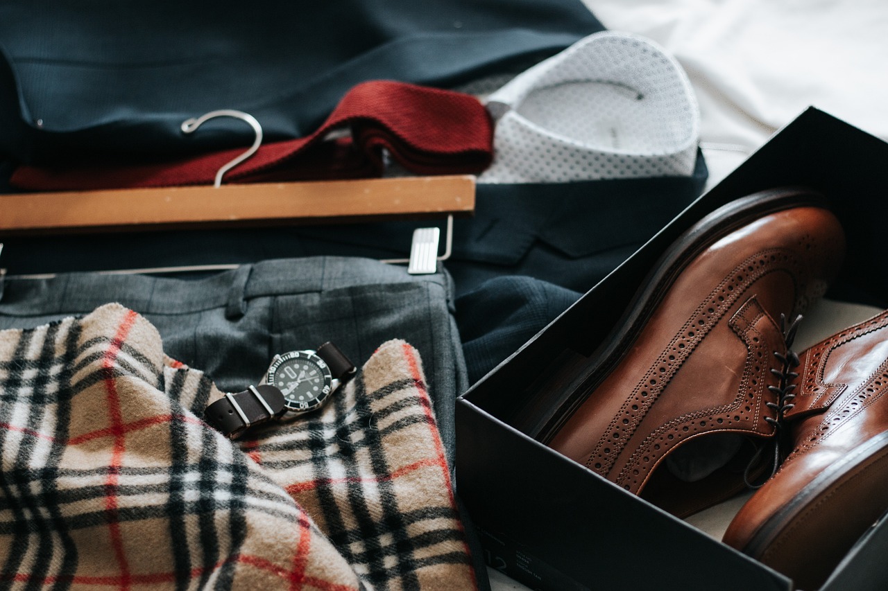 How to Organize Your Closet by Category and Season